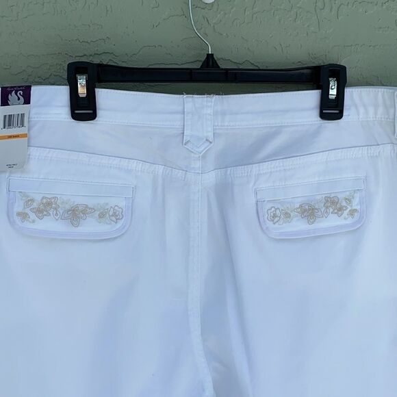 Gloria Vanderbilt Sz 24W Stretch NWT White Shorts - Picture 8 of 12
